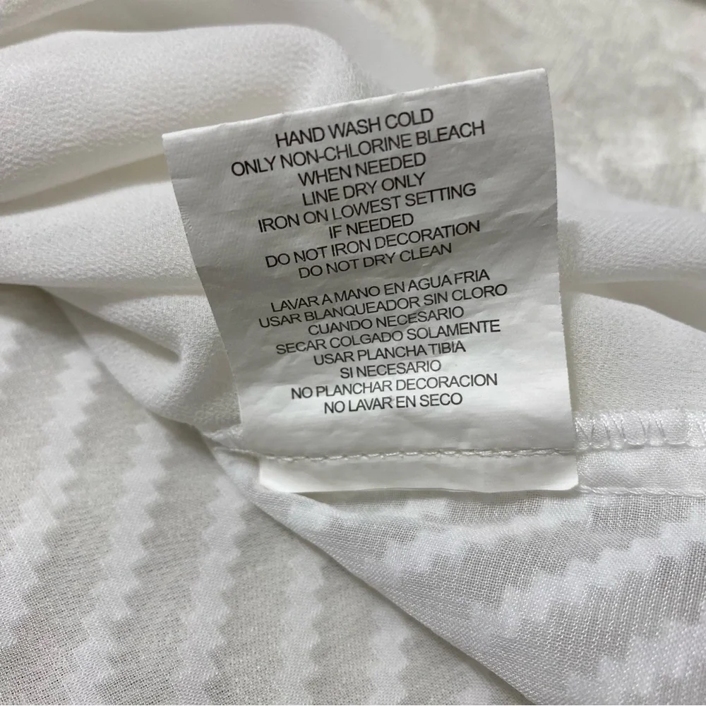 Takara White blouse 3/4 sleeves, 1/2 chain collar size M
